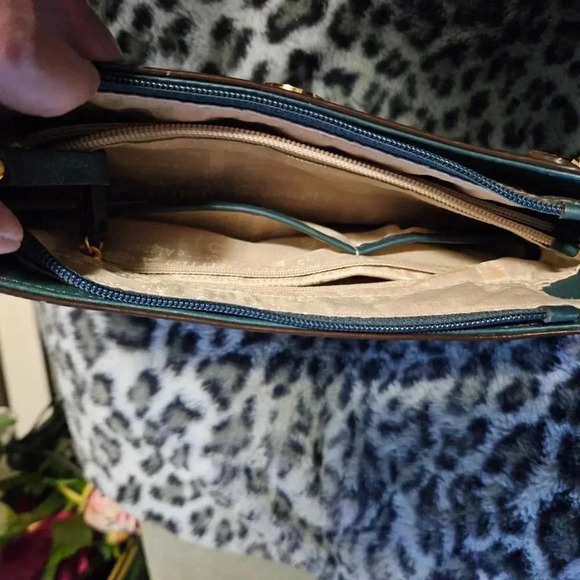 Etienne Aigner | Teal Leather Handbag with Gold Tone Hardware - Lots of pockets! - Picture 12 of 16